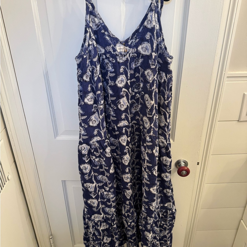 Natural Life Navy and White Floral Blouse